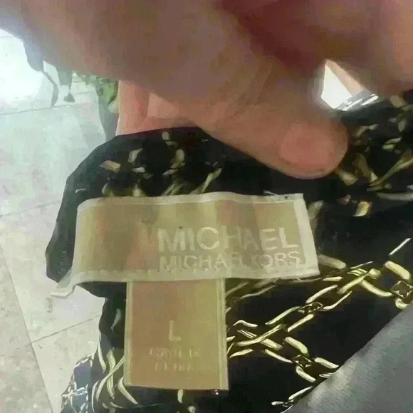 Michael Kors ladies blouse Large black w gold chain print long sleeve Exc Cond - Picture 7 of 8